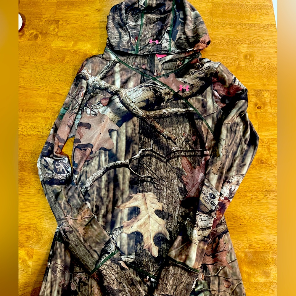 Under Armour All Season Camo hooded, long sleeve wickering shirt
